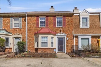 Building Photo - 1328 Mill Lake Quarter