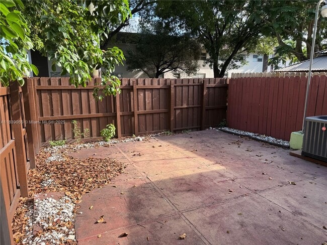 Building Photo - 130 SW 108th Ave