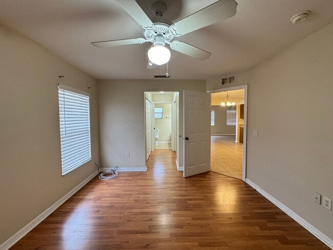 Building Photo - $300 OFF A MONTH OF RENT! Lovely, Spacious 2 Bedroom, 2 Bathroom Home in Sebring!!