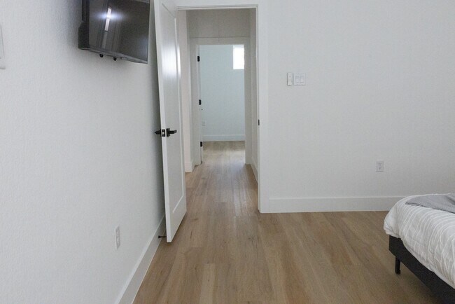 Building Photo - 7129 Sidney St