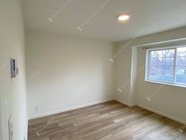 Building Photo - Bright Redmond Duplex — Steps from Umatilla Sports Complex, Garage & Fenced Yard