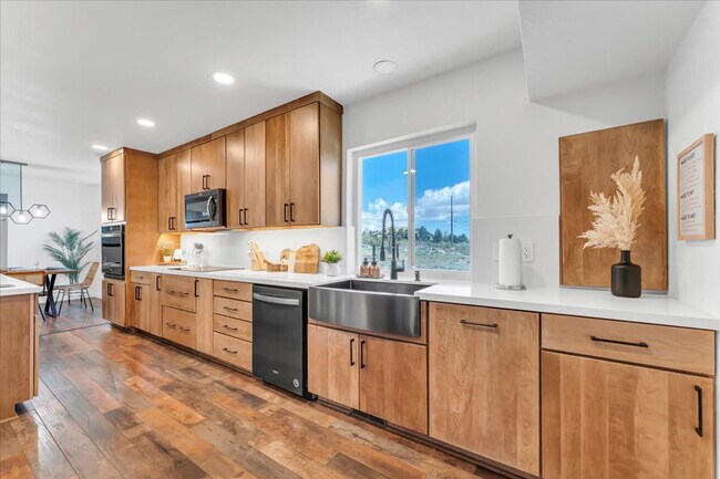 Building Photo - 5445 Tannerwood Dr