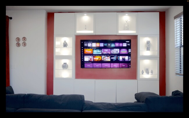 Smart tv with more than 300 channels available - 1125 N 11th St