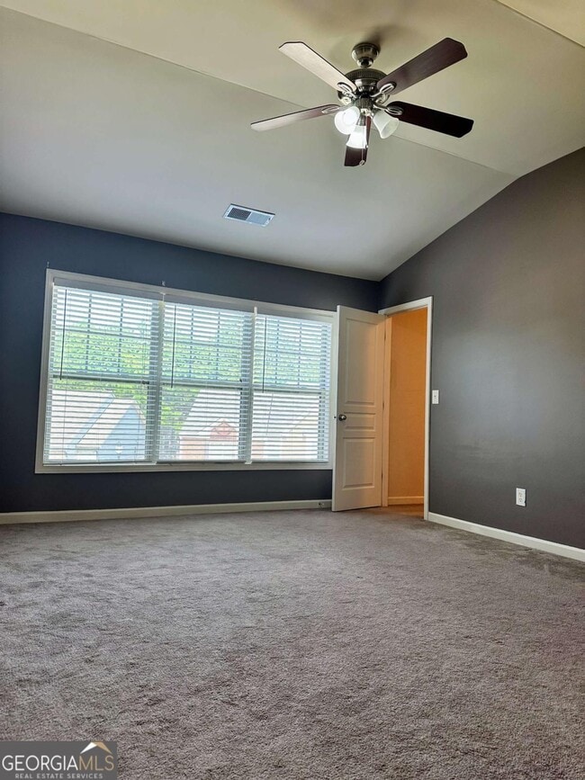 Building Photo - 140 Townview Dr
