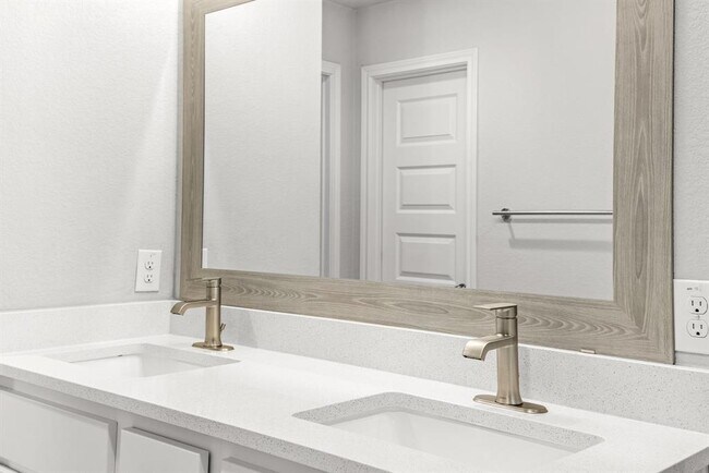 Building Photo - 798 Eves Necklace Dr.