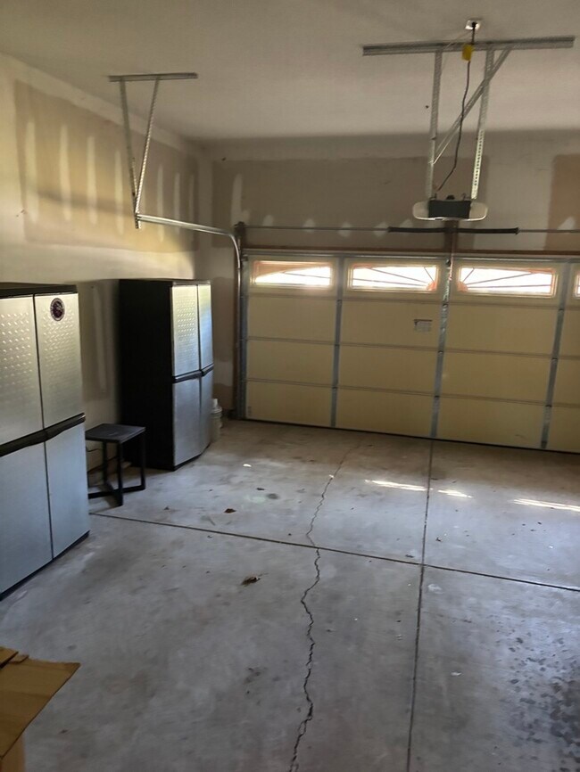 Building Photo - 90 Groves Wood Ct