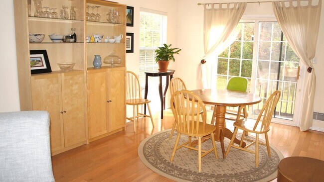 Building Photo - 364 Westwood Ave