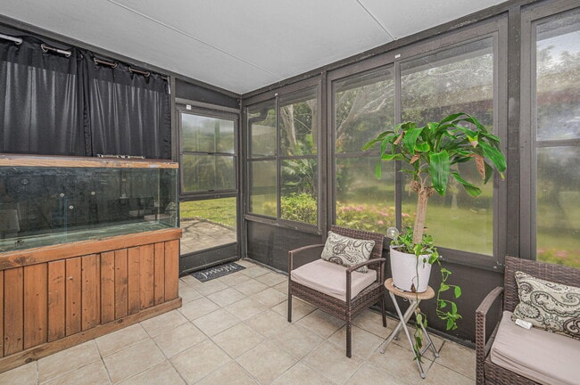 Building Photo - 1550 SE Dewberry Ct