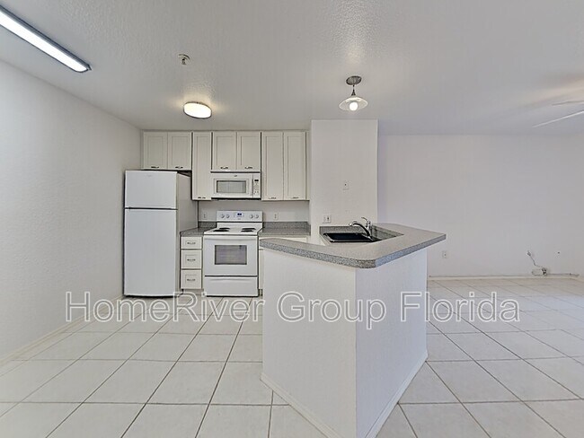 Building Photo - 850 S Tamiami Trail