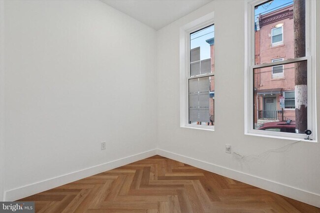 Building Photo - 1438 Tasker St