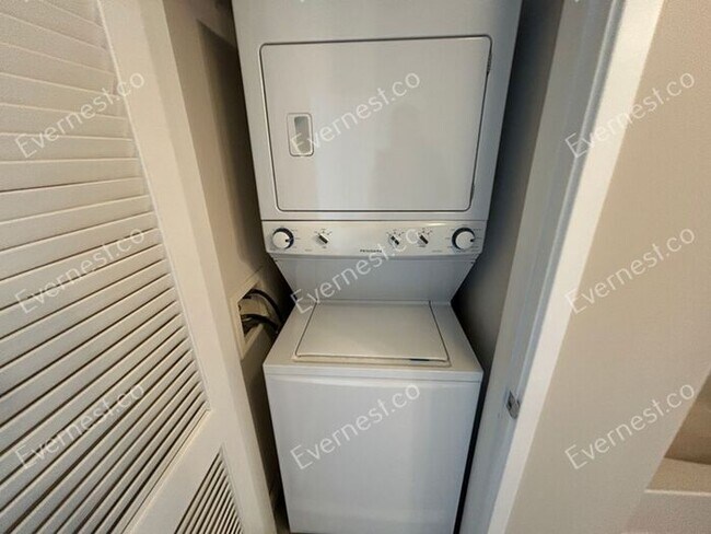 Building Photo - Experience Luxury Living with Stunning 1BR...