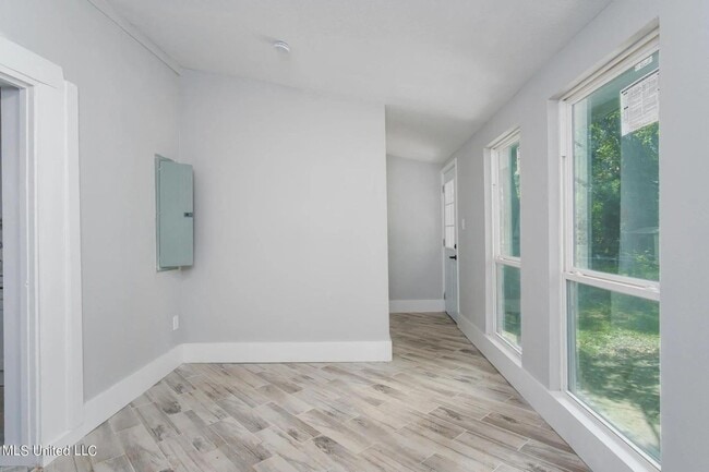 Building Photo - Beautiful 4-Bedroom, 3.5 Bathroom for Rent