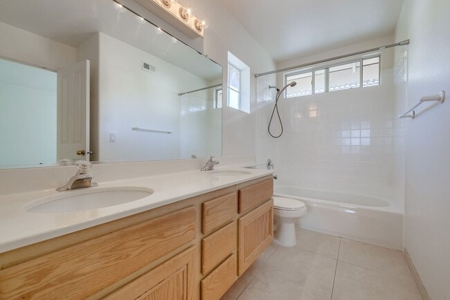 Building Photo - Discovery Hills Home with Spacious Yard an...