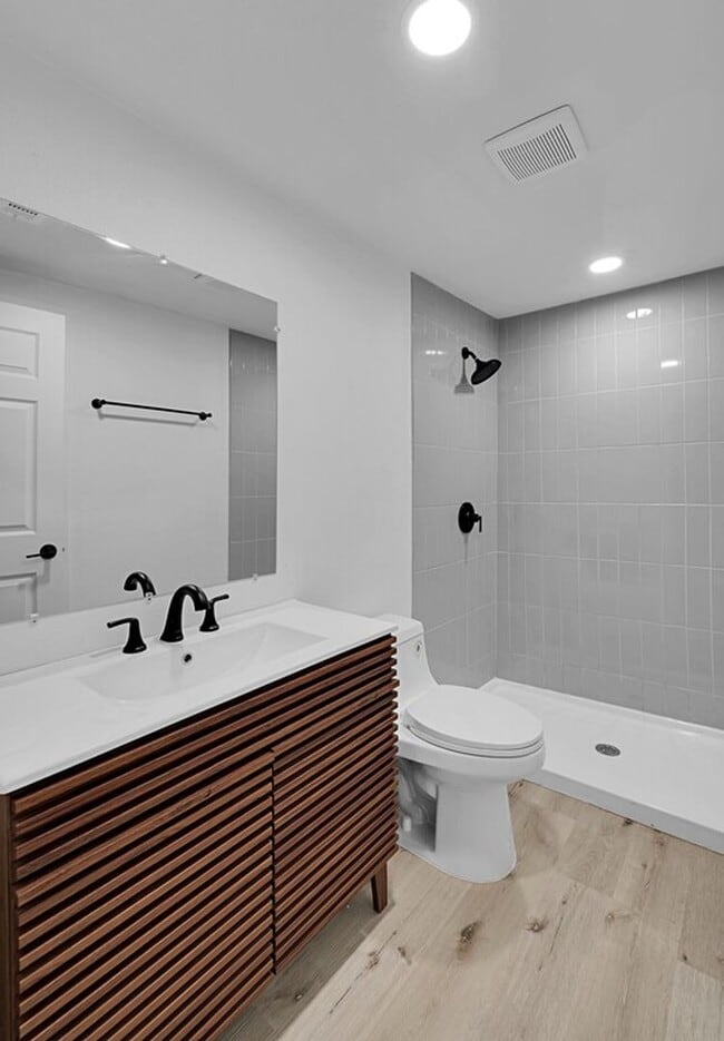 Building Photo - Newly Renovated 3 Bed, 3 Bath Home in Waco