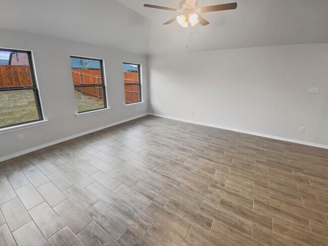 Building Photo - Stylish New Build with Luxury Finishes – M...