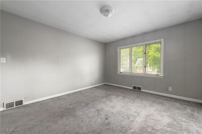 Building Photo - 23728 Glenhill Dr