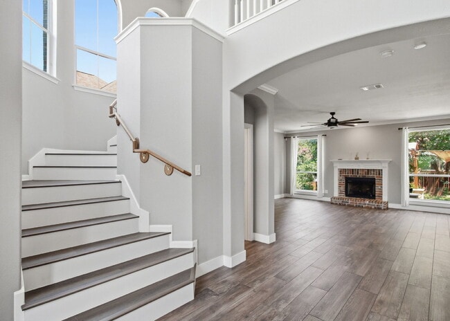 Building Photo - Updated two story. Gated subdivision. Gorgeous patio and yard!