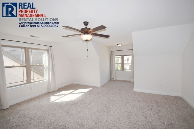 Building Photo - All brick 4 bedroom home plus Bonus room! Garage and covered patio!