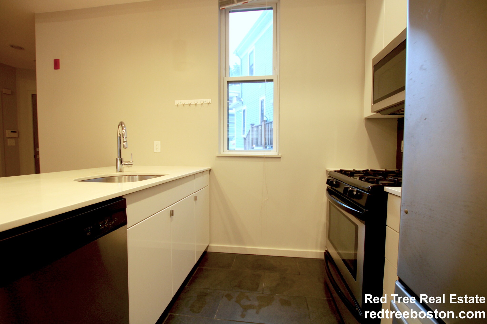 Building Photo - 55 Glenville Ave