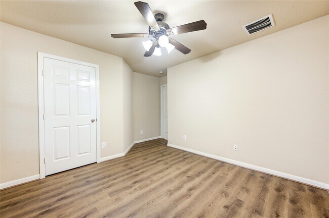 Building Photo - 16702 Grove Trail Ln