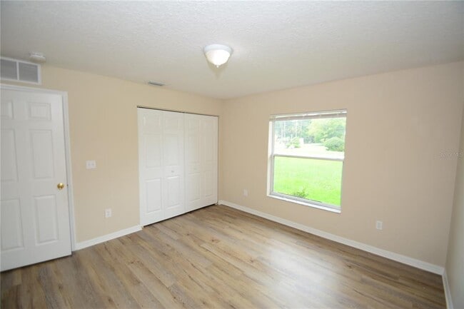 Building Photo - 20 Wheeler Ln