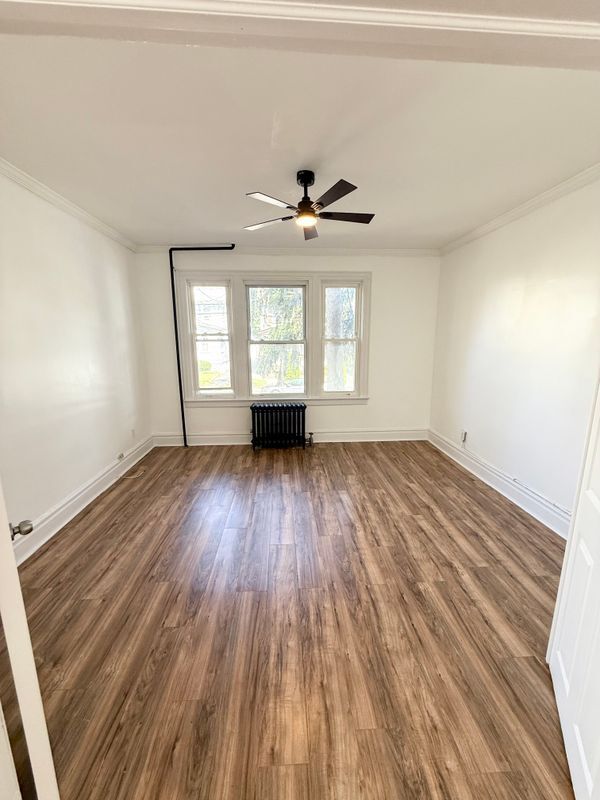 Building Photo - 92 Schofield St