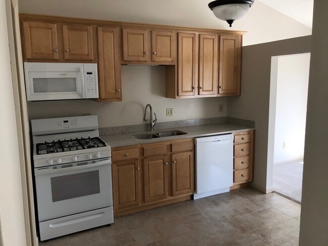 Building Photo - 8657 S Akins Rd