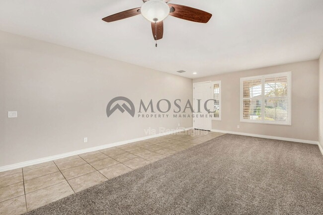 Building Photo - 2464 E Hazeltine Way