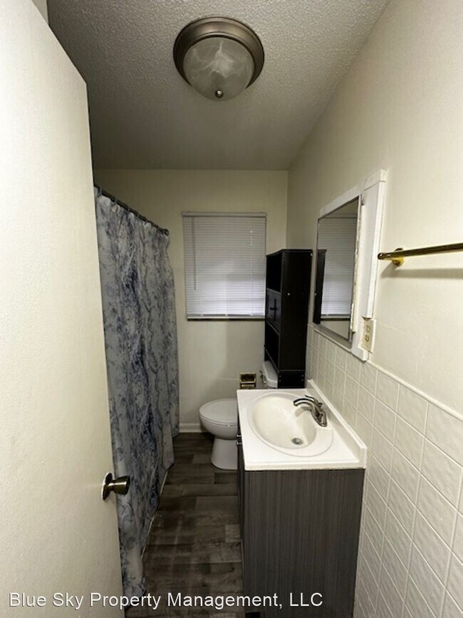Building Photo - 2 br, 1 bath House - 1219 W. 9th St.