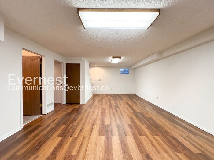 Building Photo - 5042 E 112th Pl