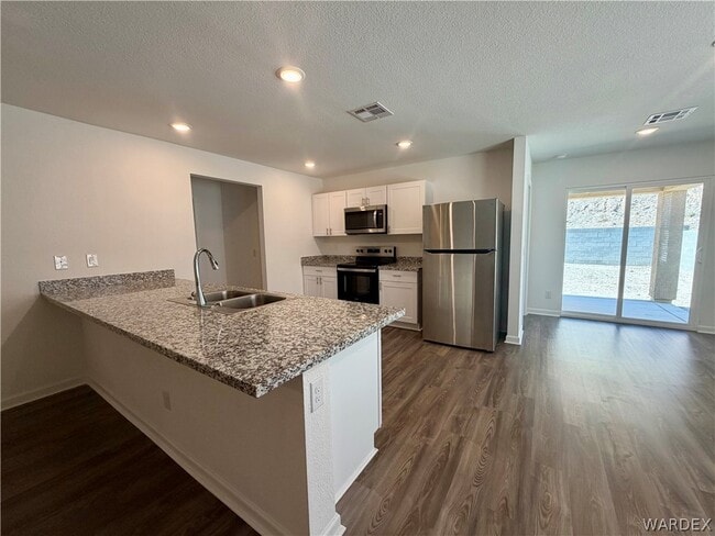 Building Photo - 2388 Tapatio Dr