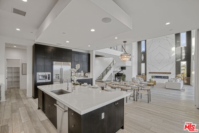 Building Photo - 20248 Willoughby Ln