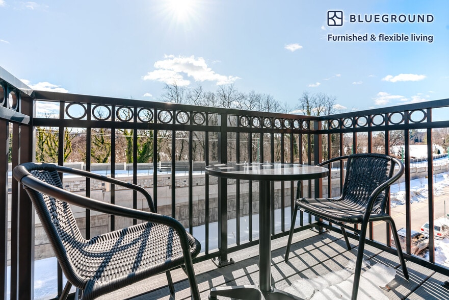 Building Photo - 3929 Landmark Ct