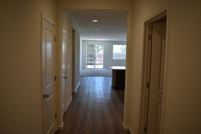 Building Photo - 3591 Sunstone Ct