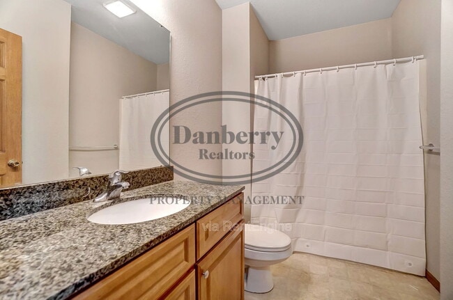 Building Photo - 1117 N Byrne Rd