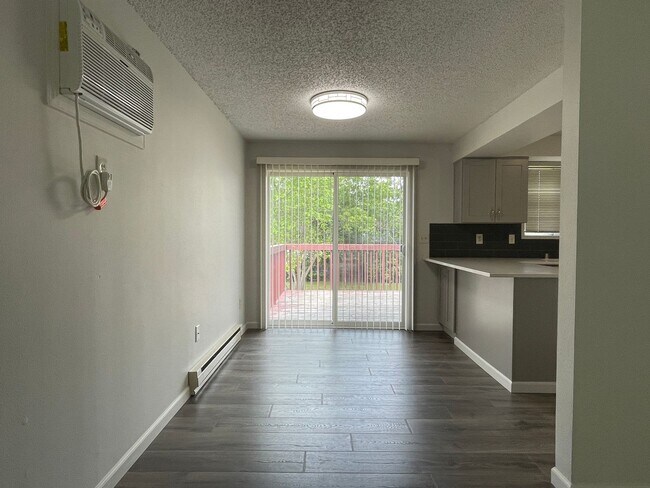 Building Photo - 2207 N Bessie_