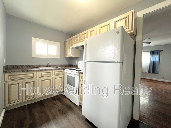 Building Photo - 214 Wright Rd