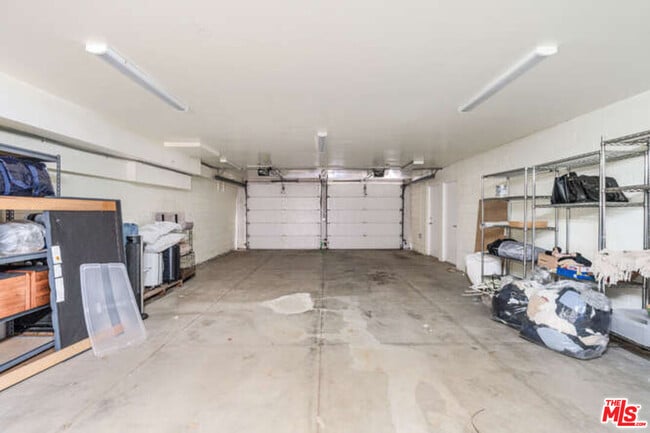 Building Photo - 2452 Penmar Ave