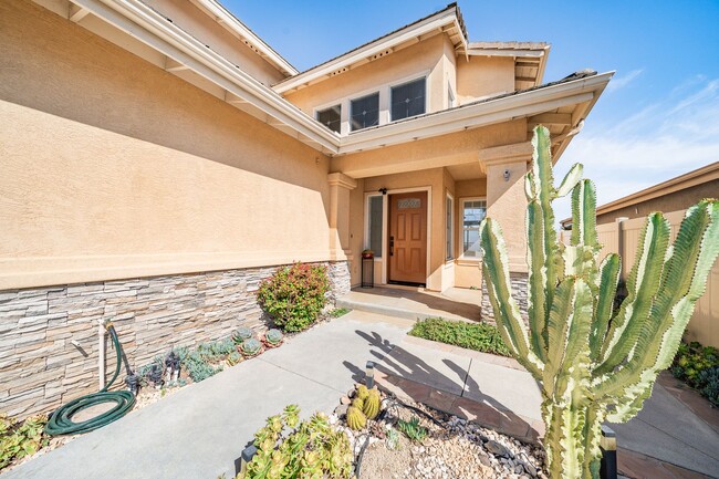 Building Photo - 4 Bedroom View Home in Emerald Heights | 3-Car Garage | Guard Gated Community