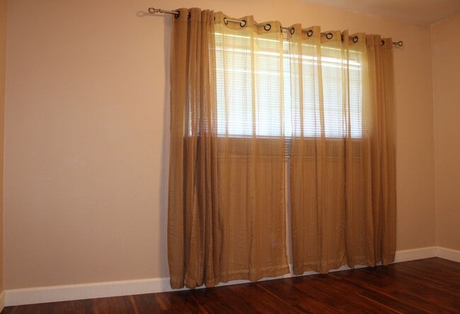 Building Photo - 1513 Dana Way