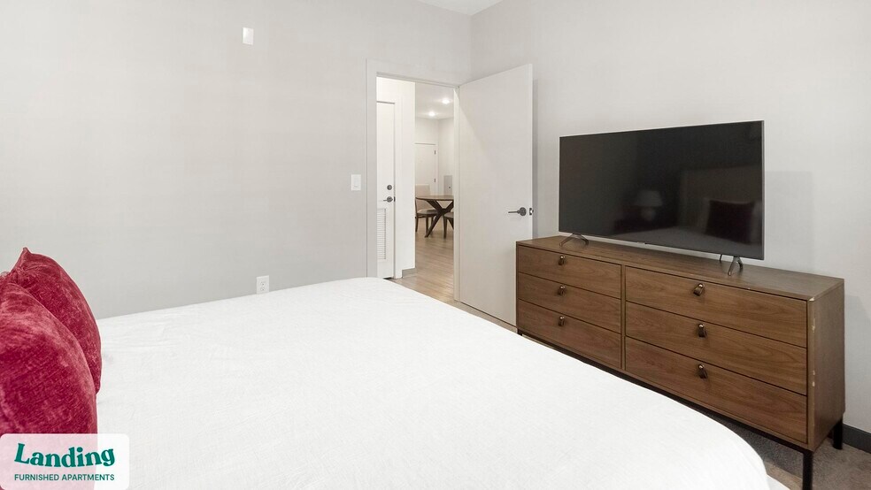 Building Photo - 645 N Front St