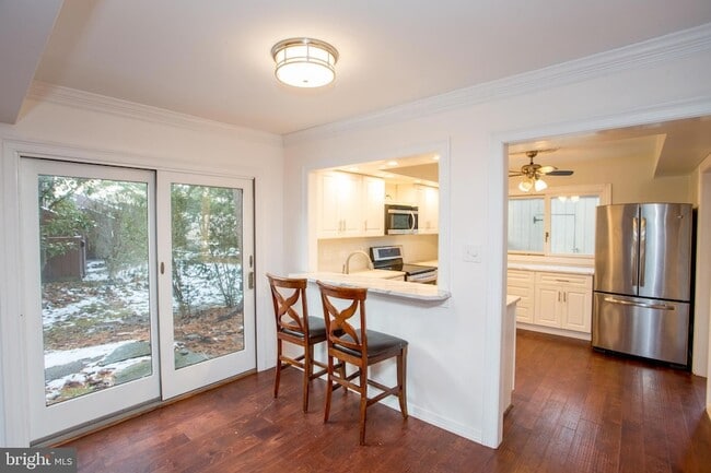 Building Photo - 17 Eden Roc