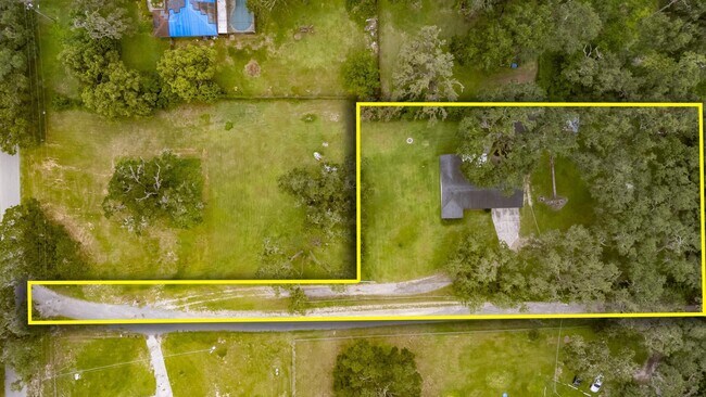 Building Photo - 410 Old Mulrennan Rd