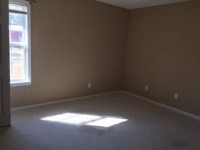 Building Photo - 3 Bed, 2 Bath home with Shop & 3 acres!