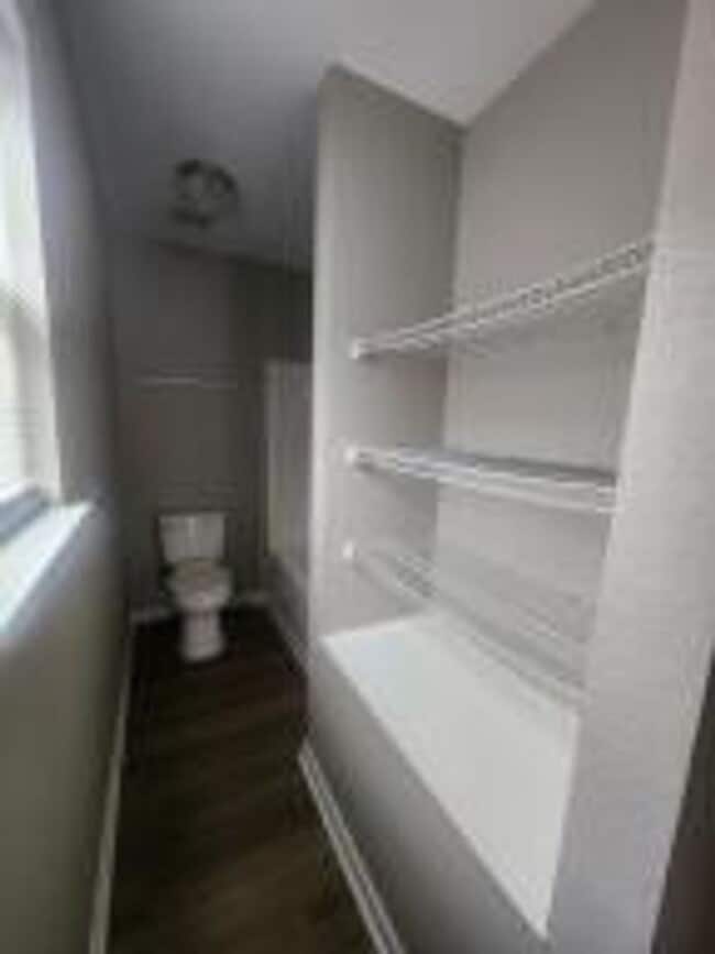 Building Photo - Spacious 3 Bedroom Townhome near Appian Way