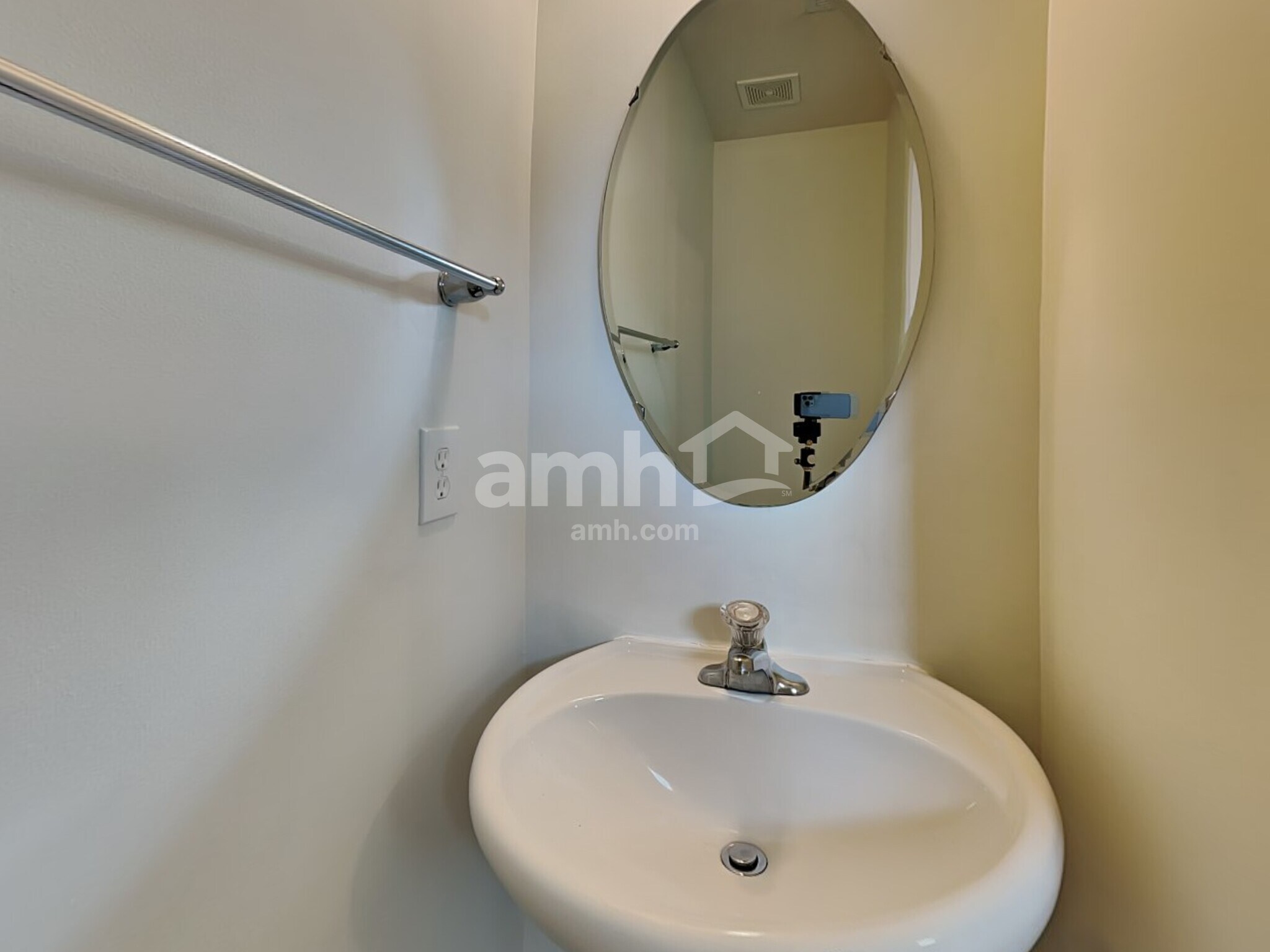 Building Photo - 10 Pfeiffer Ct