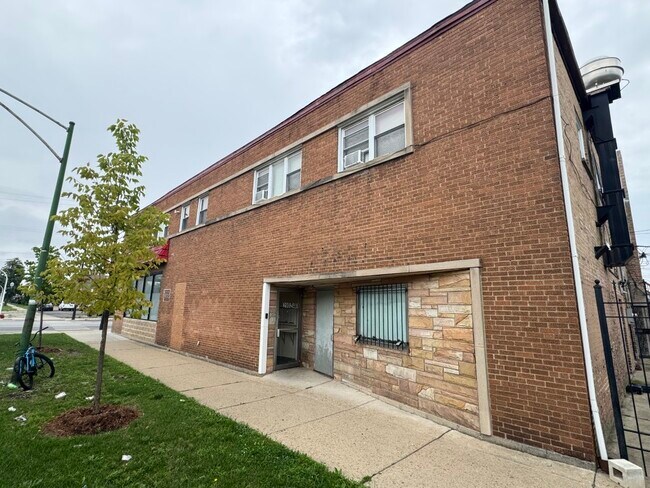 Primary Photo - 2808 N Major Ave