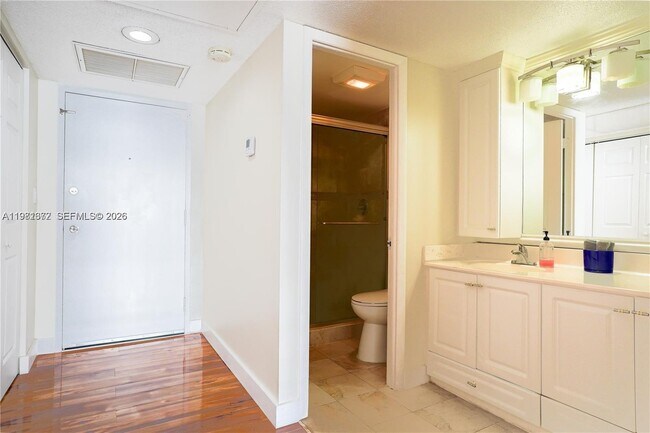 Building Photo - 11111 Biscayne Blvd