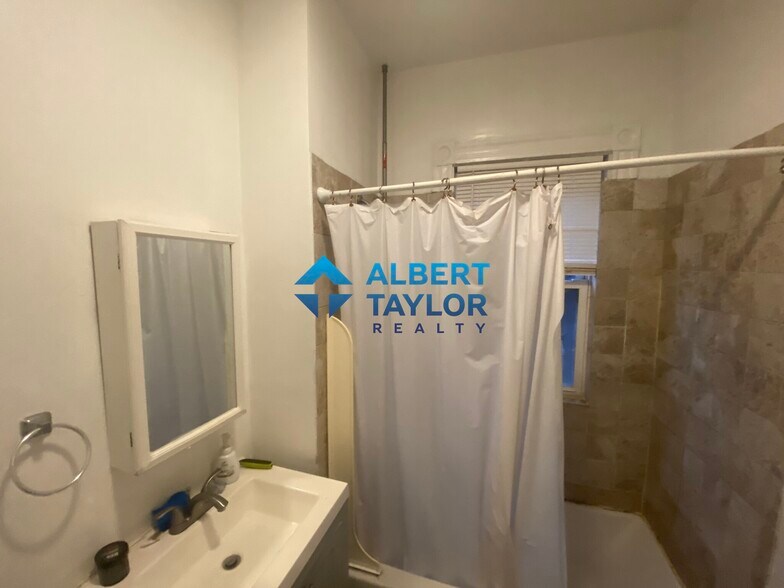 Building Photo - 36 Cherokee St