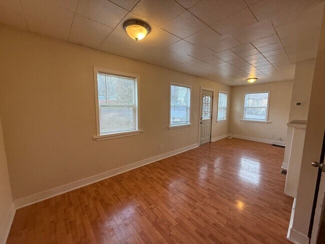 Building Photo - Charming 2-Bedroom Corner Lot Home in Cheney!